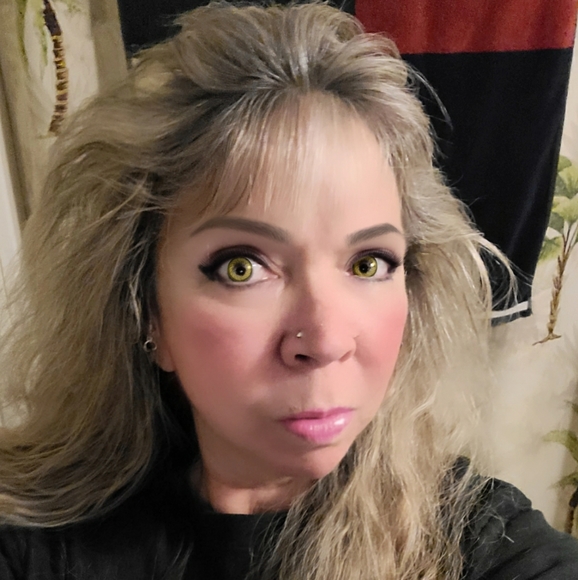 Meet your Posher, Sandra - Picture 3 of 3